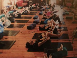 yoga sur tapis